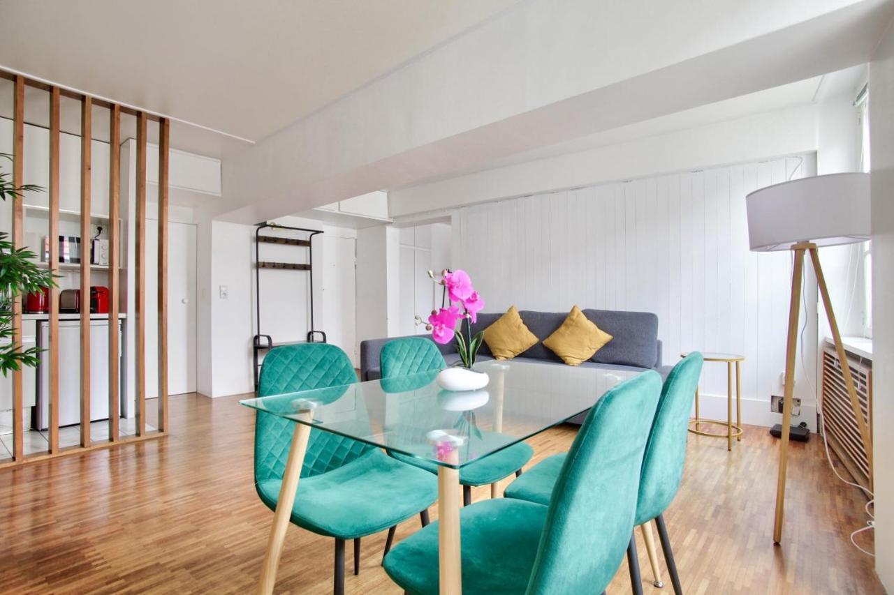 3 Bedrooms Le Marais Beauregard Paris Exterior photo
