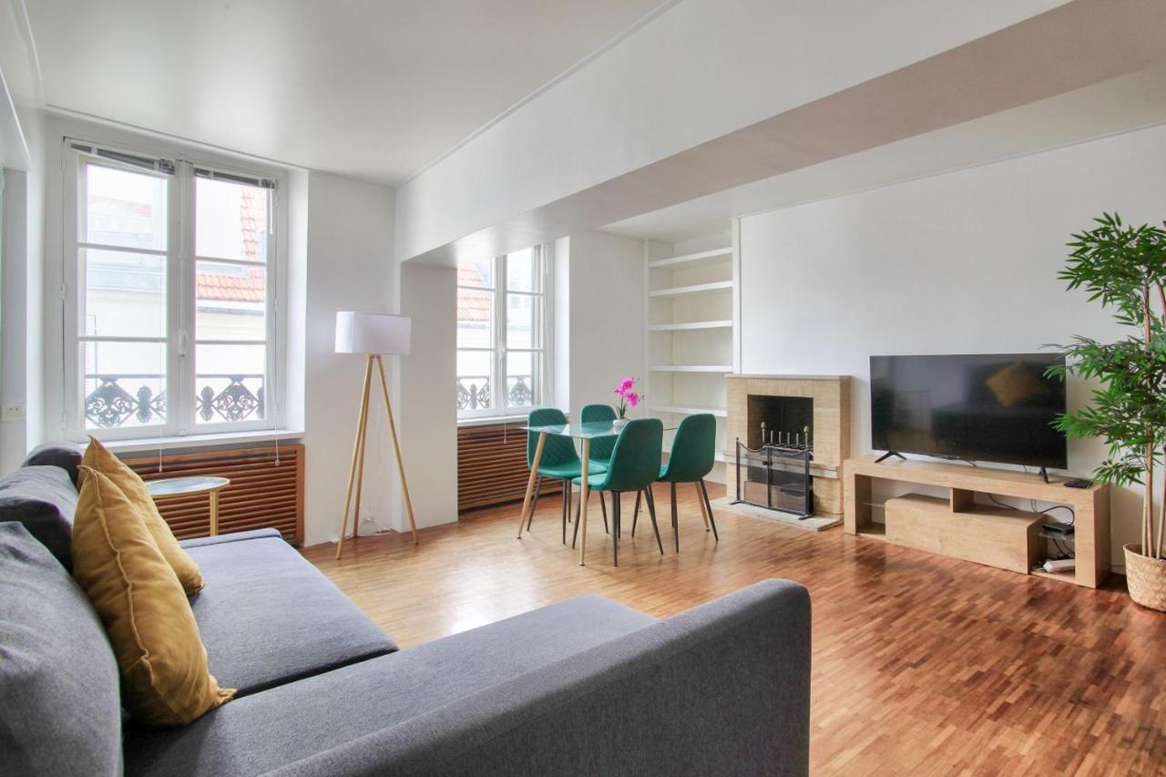 3 Bedrooms Le Marais Beauregard Paris Exterior photo